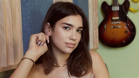 Elements Of Style British Pop Singer Dua Lipa Allure