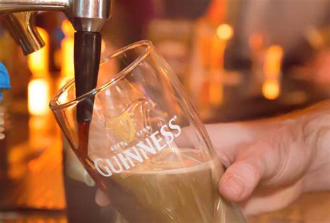 pour   guinness tap  dublins doubletree hotel thrillist