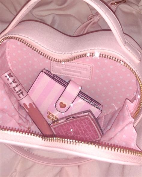 Pin On Bolsas Pink Girly Things Pink Pink Lifestyle