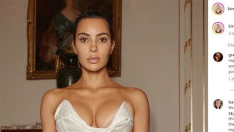 Kim Kardashian Pokaza A Sesj W Gorsecie Fani S Przera Eni Jej