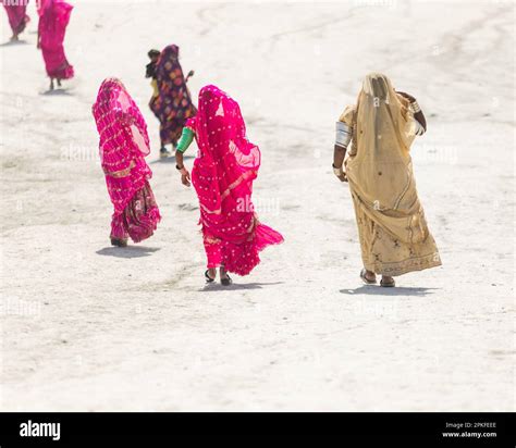 Hingol Pakistan March Women Hindu Yatris Pilgrims Visit Mud