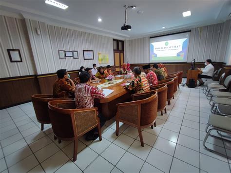 Pengadilan Negeri Yogyakarta Sosialisasi Internal Dan Rapat Tindak