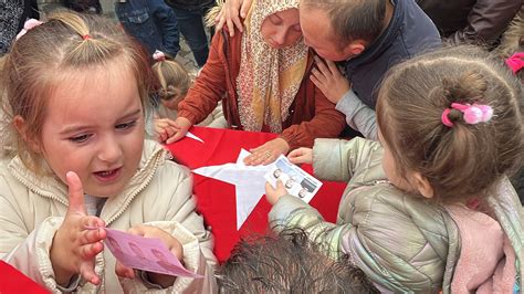 Amasra Daki Maden Facias Nda Hayat N Kaybedenlere Veda Cenazede Y Rek