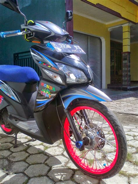 Koleksi 55 Modifikasi Vario Warna Biru Putih Terbaru Hubdat