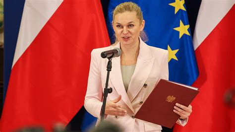 Co Z Laptopami Dla Uczni W Ministra Edukacji Stawia Spraw Jasno