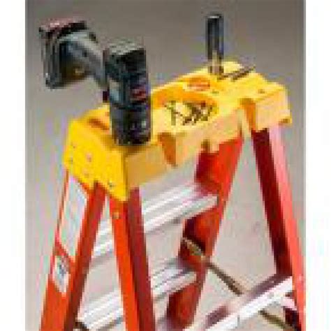 Ladder Werner 7 Ft Fiberglass Step Ladder With 300 Lb Load Capacity