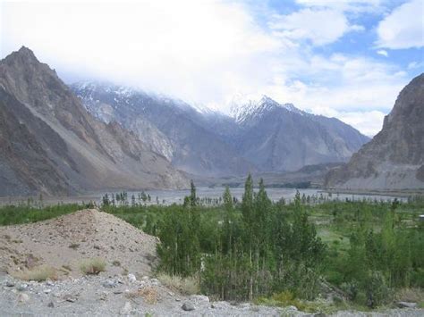 Pakistan Tourism Guide: Hunza Valley