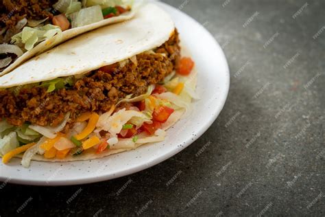 Tacos Mexicanos Con Pollo Picado Cocina Tradicional Mexicana Foto Premium