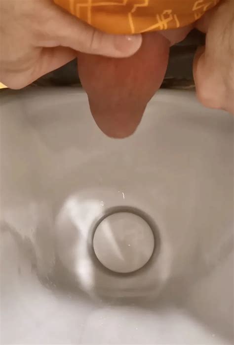 PUBLIC URINARY Nude Pics XHamster