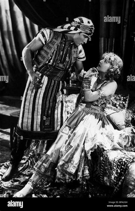 RUDOLPH VALENTINO VILMA BANKY THE SON OF SHEIK 1926 Stock Photo Alamy