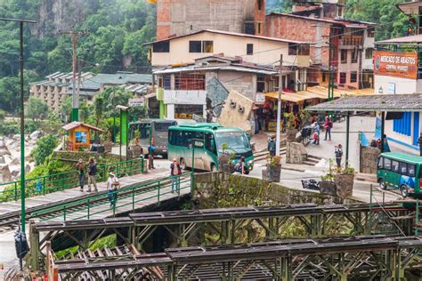 How To Get From Aguas Calientes To Machu Picchu Bus Or Hike Livingoutlau