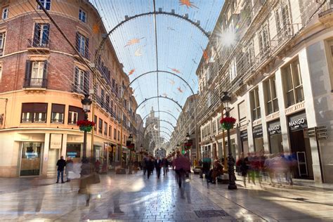 La Calle Larios de Málaga una calle llena de historia y vida