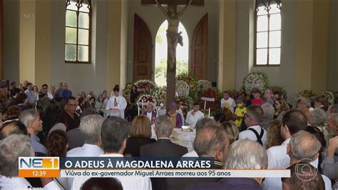 Vídeo Parentes e amigos se despediram de Magdanela Arraes NE1 G1