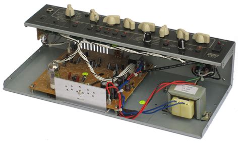 The VOX Showroom Vox VT15 A Look Under The Hood