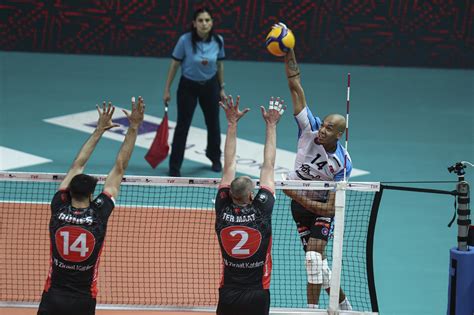 TUR M Ziraat Bankkart Levels Playoff Final Series With 3 0 Win Over