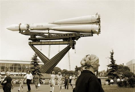 Фото Юрия Гагарина С Ракетой — Картинки фотографии