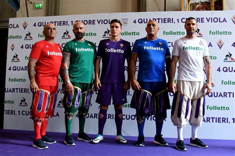 Ecco Le Nuove Maglie Della Fiorentina La Repubblica