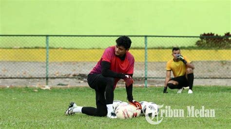 Kiper Psms Adi Satryo Menantikan Latihan Virtual Bersama Timnas