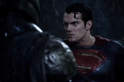 Batman v Superman Review: No Heroics | Collider