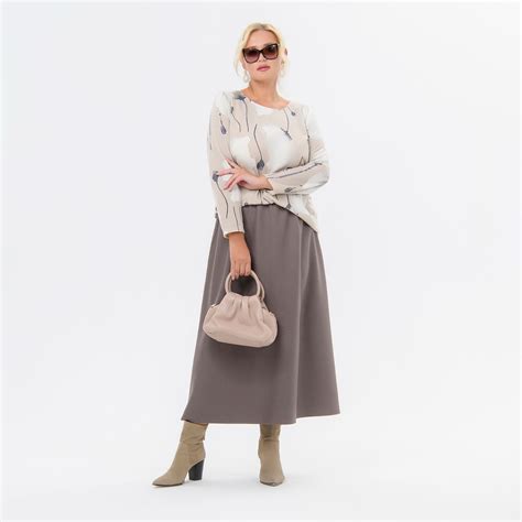 Юбка А - силуэта из костюмной ткани, цвет мокко большого размера по ...