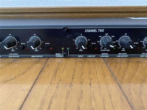 DBX 223XL Stereo 2 Way Mono 3 Way Crossover Rack Mountable Tested