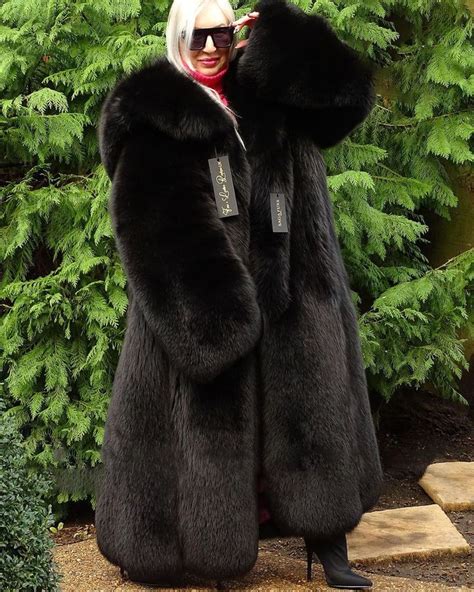 Pin By Evgen On Fur Swing Coats Fox Fur