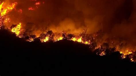 Los Angeles Menacée Par Des Feux De Forêt Tva Nouvelles