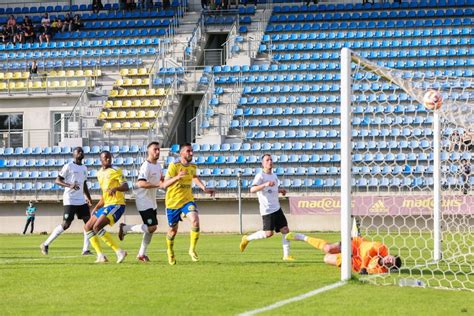 N J Fc Morteau Montlebon Fc Gueugnon Le Match Crucial