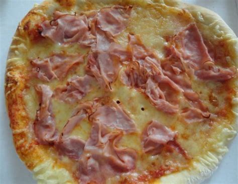 Pizza mit Schinken und Käse Rezept ichkoche at