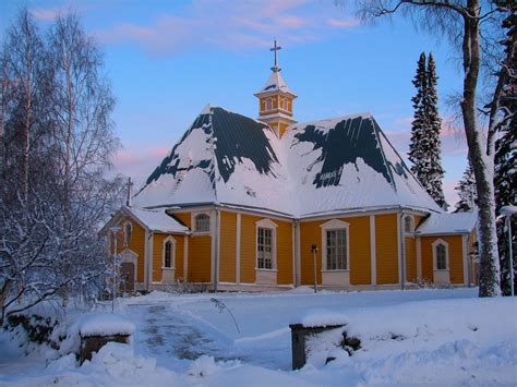 Suomen kaunein kirkko Pieksämäen kirkko