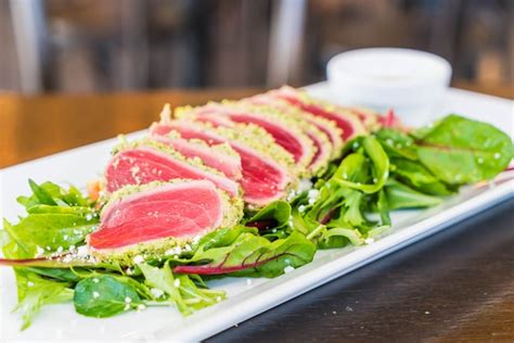 Premium Photo | Raw tuna salad