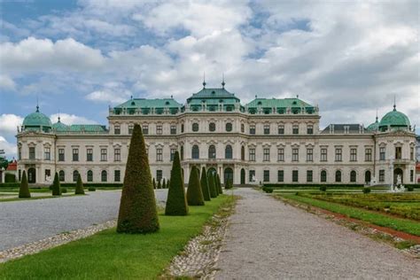 Upper Belvedere palace. Vienna — Stock Photo © borisb17 #37898573