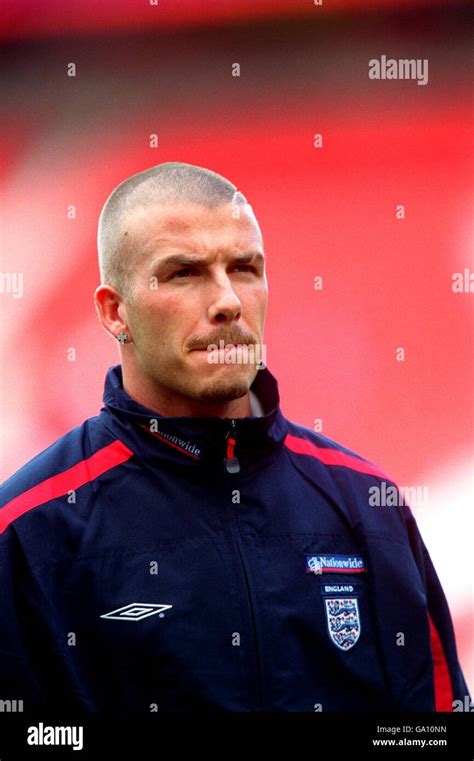 David beckham england greece hi-res stock photography and images - Alamy