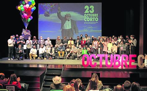 Octubre Corto Abraza A Aura Garrido La Rioja