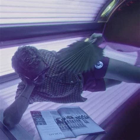 Its So Hot GIFs GIFDB