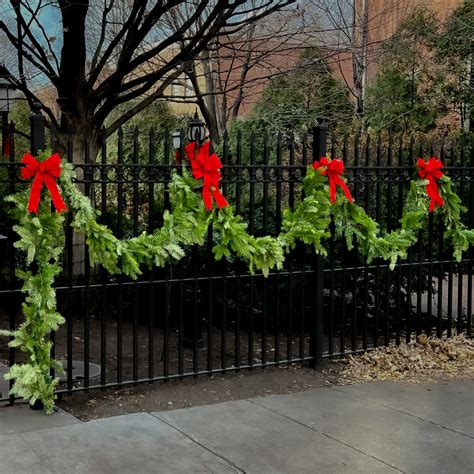 Decorated Holiday Garland with Ribbon :: Ashland Addison Florist Co.