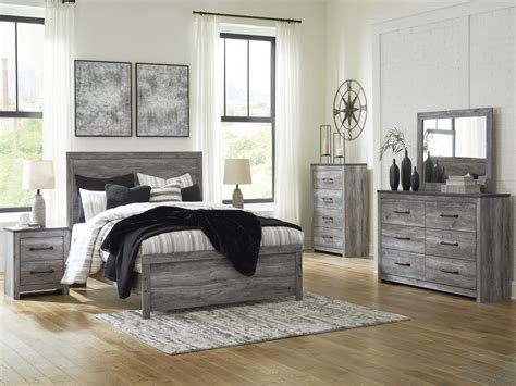 Bronyan 6 Pc Queen Bedroom Set By Ashley