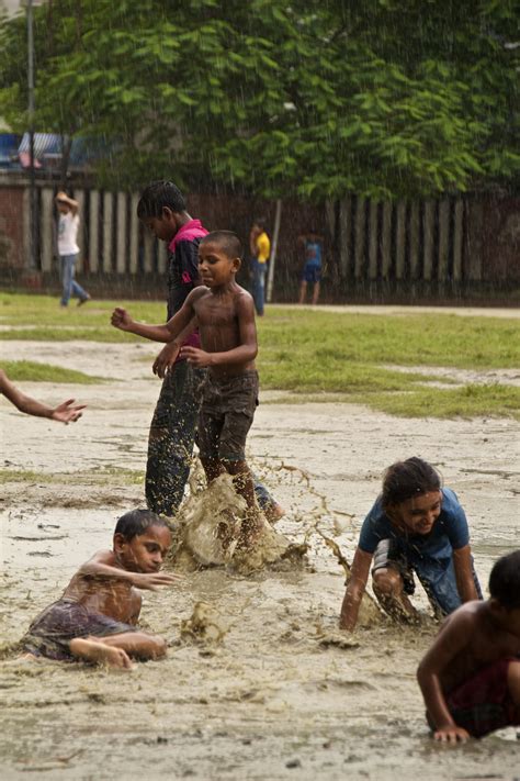 Peter Spends 2 Weeks In Dhaka's Slums (Bangladesh) | Peter's Big Adventure