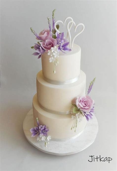 How To Make A Wedding Cake Diy Wedding Cake Cake Decorating Tutorials