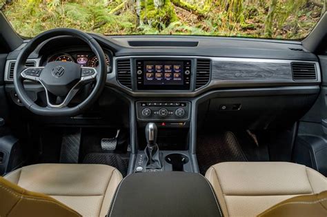 2023 Volkswagen Atlas Cross Sport Interior Pictures