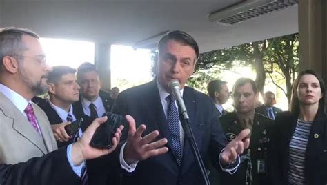 Vídeo Jair Bolsonaro manifesta preocupação casos de amputações de