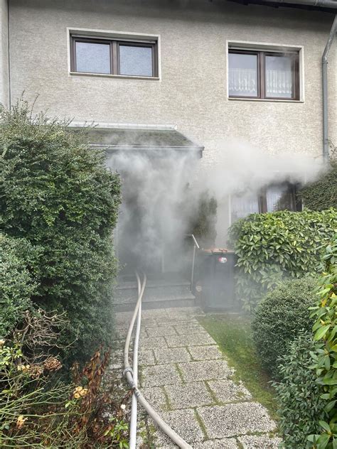 Fw Bergheim Kellerbrand In Bergheim Glessen Eine Schwerverletzte