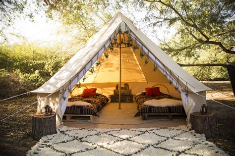 ¿sabes Qué Es El Glamping Acampar Rodeado De Lujo Casas De Campaña