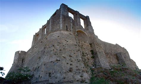 Fondato Da Ulisse E Decantato Da Virgilio Viaggio Nel Borgo Di