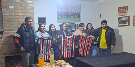 Juventud Zondina celebra un logro institucional sumó hockey sobre