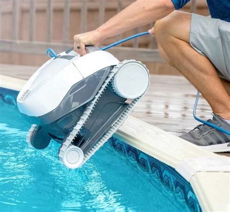 Automatic Pool Vacuums Milton VT | Avalon Pools