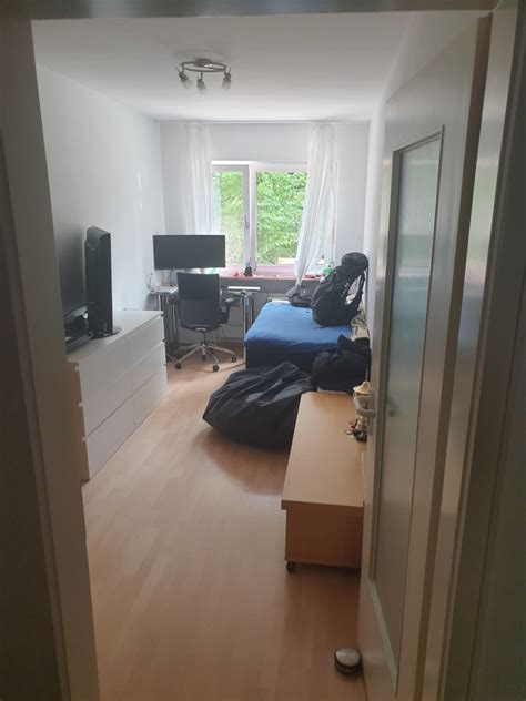 Kleines Wg Zimmer In Er Wg In Ruhiger Lage Mit Terrasse Und Garten