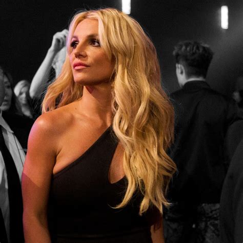 Freebritney Britney Spears Asks Court To Remove Dads Conservatorship