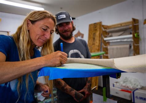 Meet Ashley Lloyd Santa Cruzs Eco Surfboard Shaper The Inertia