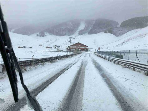 Straordinarie Immagini Da Campo Felice E Rocca Di Cambio Sotto La Neve